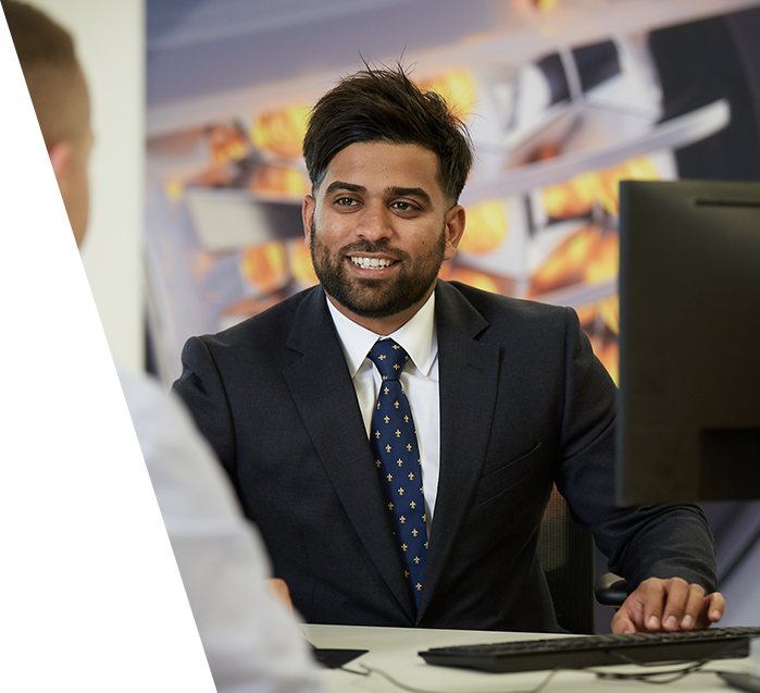 Umar, Service Advisor