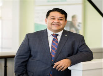 Omar's Relationship Manager guidance helps top-tier business in his community grow and flourish.