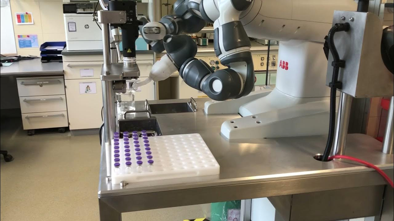 Watch video: Takeda's manufacturing Cobots