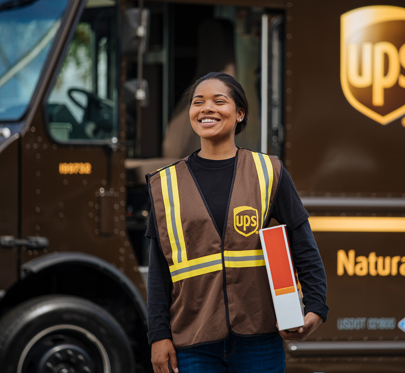 UPS driver helper