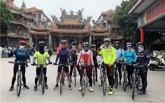 group of people ready for cycling