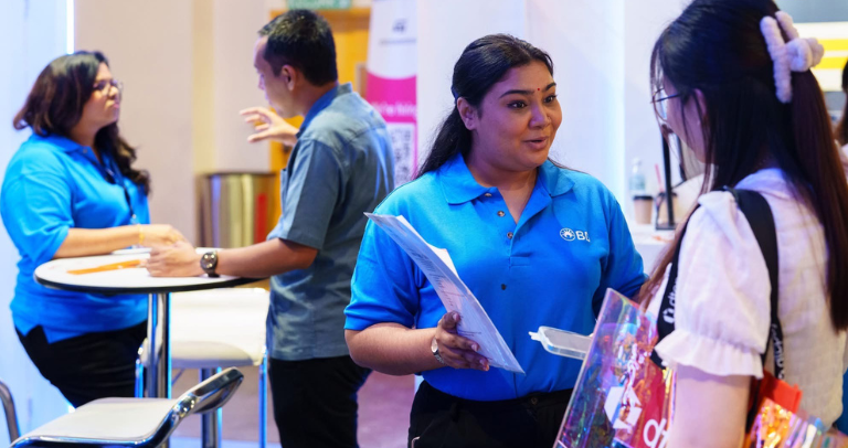 Candidate talking to a BD recruiter