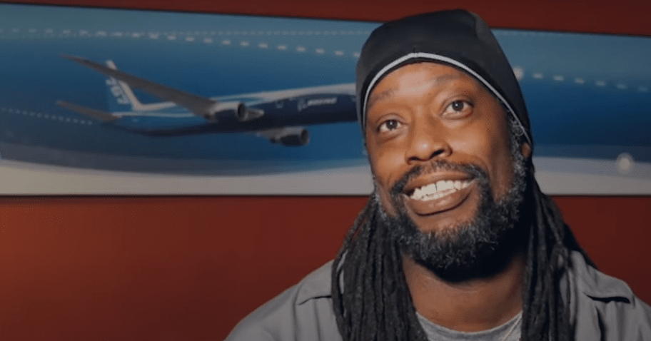 Watch Video - Aircraft Structures Mechanic