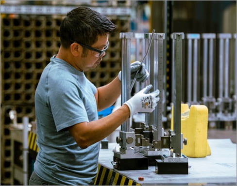 PLAY VIDEO: assembler-installer