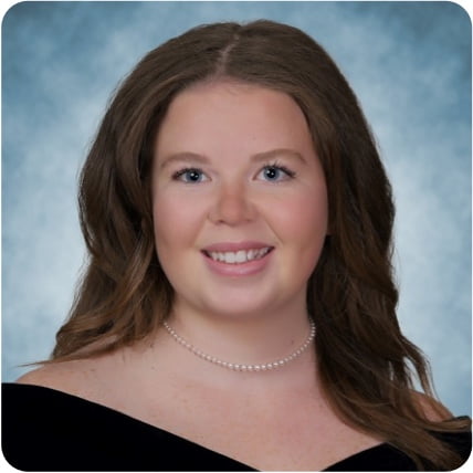 Madelynne headshot