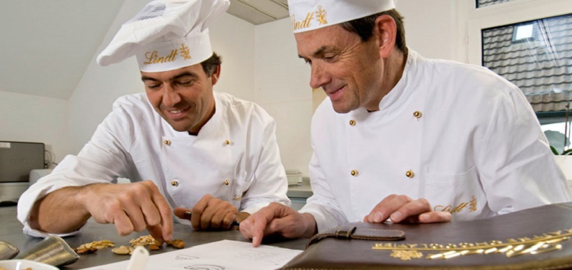 Employee working with chocolate