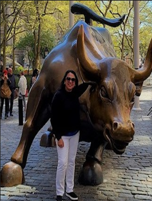 Mayra VP Financial Consultant New York City Career