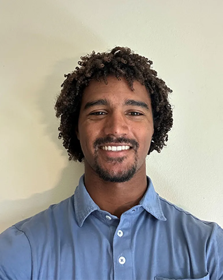 Headshot of Alex W.