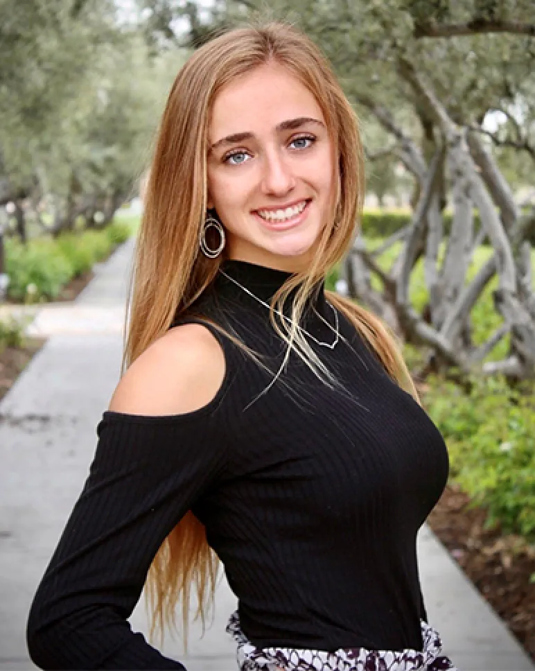 Headshot of Toni P.