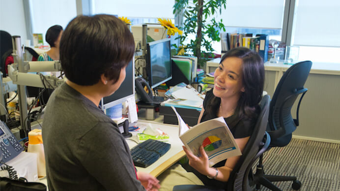 two employees having discussion