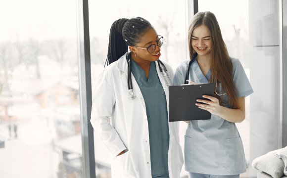 Image of doctors in conversation