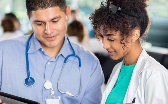 Image of doctors in conversation