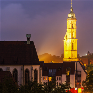 Abbildung Braunschweig bei Nacht.