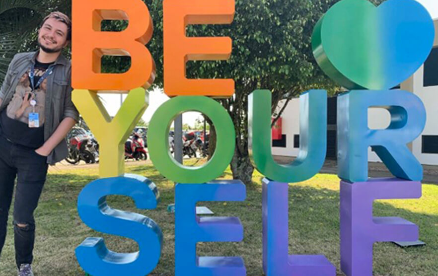 Be yourself sign