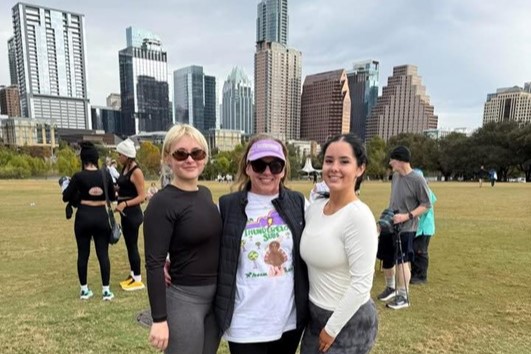 Roe with her two daughters