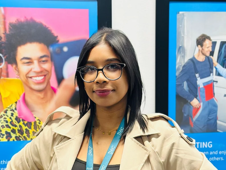A female TTEC employee.