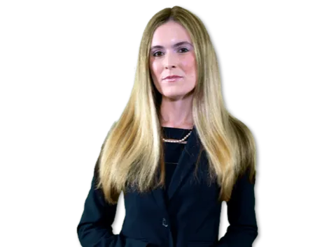 Employee Ari headshot