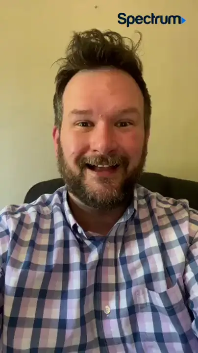 spectrum employee who works at a Sales & Customer Solutions Center sharing his testimonial