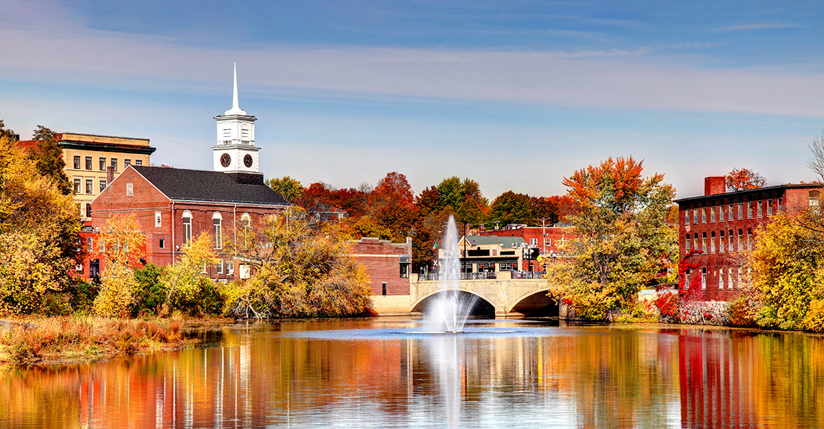 New Hampshire town with fall foliage
