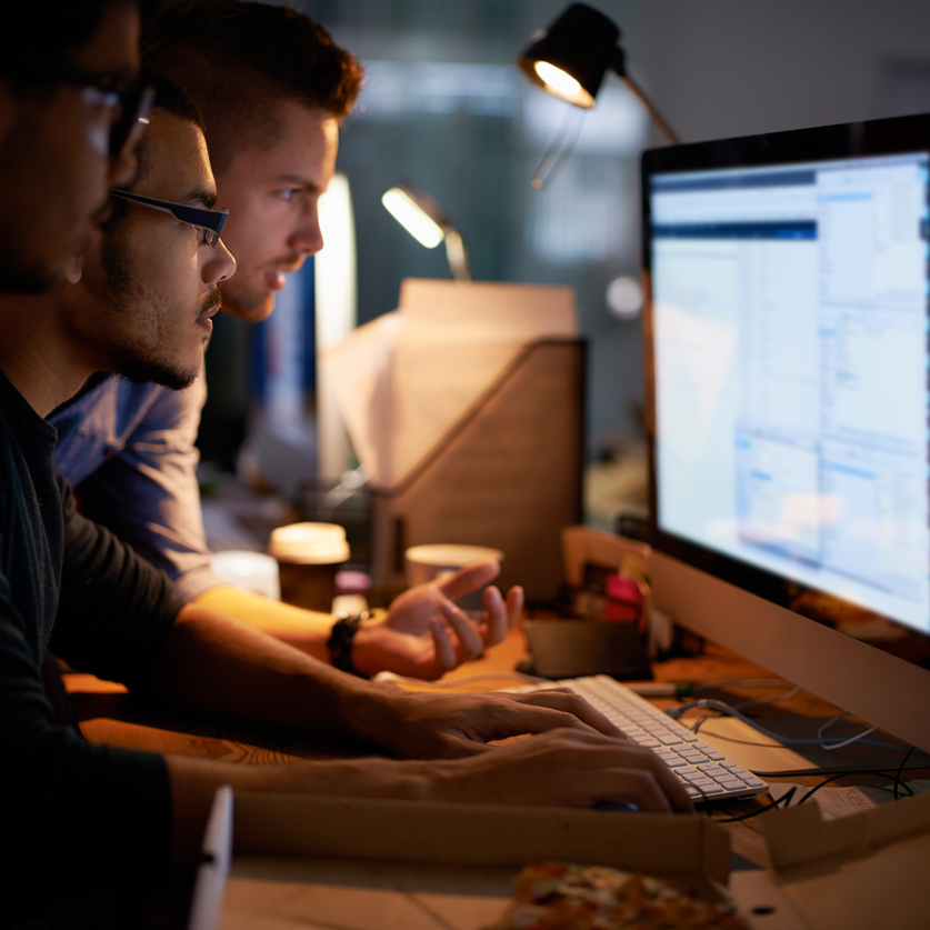 informaticiens travaillant en équipe