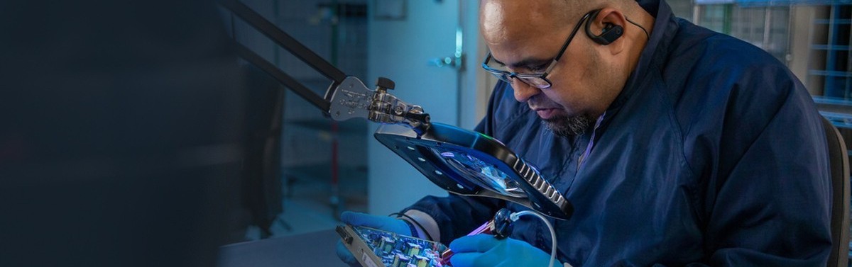 Inspecting hexagonal mirror array in cleanroom
