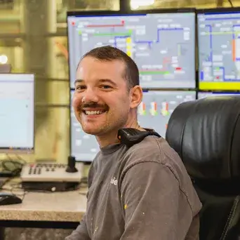 employee in supply chain