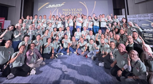 Group photo of Indonesia team at annual meeting