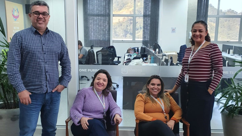 Team in Cajamar office