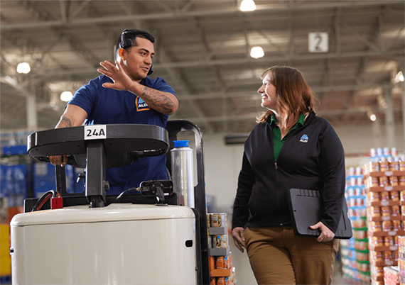 two employees in warehouse