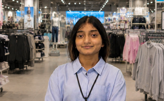 Colleague in store